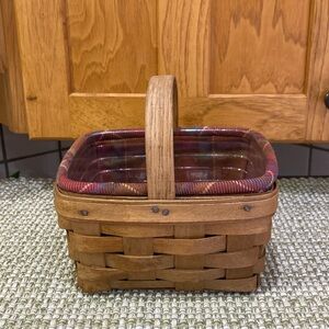 Longaberger VINTAGE “84”. Tea Basket with Plaid Liner and Protector.